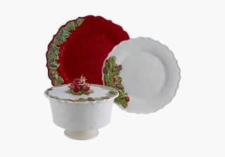 Celebrate with the Christmas Garland collection: tableware from Bordallo Pinheiro, handcrafted in Portugal for holiday table settings. Buy now on SHOPDECOR®