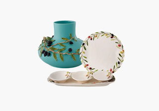 Discover the Bordallo Pinheiro | Olival line: ceramic bowls, trays, plates, and jugs inspired by Portugal’s olive tree tradition. Buy now on SHOPDECOR®