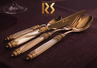 Explore Italian cutlery with coloured handles, 18/10 stainless steel and refined finishes, from classic styles to elegant gold PVD designs.