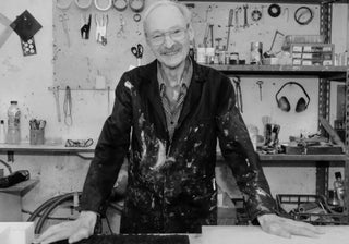 Discover Piero Gilardi’s iconic Sassi pouf and Massolo table for Gufram—artful polyurethane pieces that shaped Italian radical design. Buy now on SHOPDECOR®