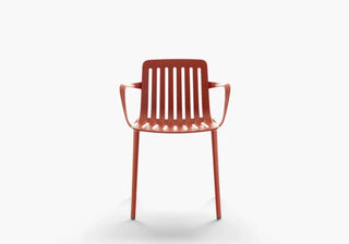 Discover Magis designer stools for kitchens, counters and outdoor spaces, featuring iconic designs, refined materials and versatile contemporary seating.