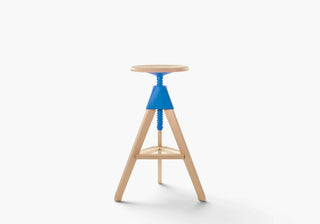 Explore Magis The Wild Bunch, where adjustable chairs, swivel stools and versatile tables bring movement, warm materials and flexibility to everyday spaces.