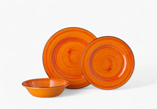Explore Saint Tropez by Mario Luca Giusti: colorful acrylic plates, soup bowls, and serving trays for elegant and vibrant tables. Buy now on SHOPDECOR®