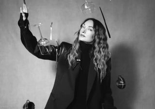 Discover Kelly Wearstler's bold collection for Serax: sculptural plates, elegant stem glasses, and iconic pieces for refined dining. Buy now on SHOPDECOR®