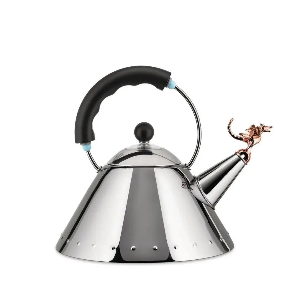 Alessi ケトル：象徴的なイタリアンデザインと笛を吹くクラシック