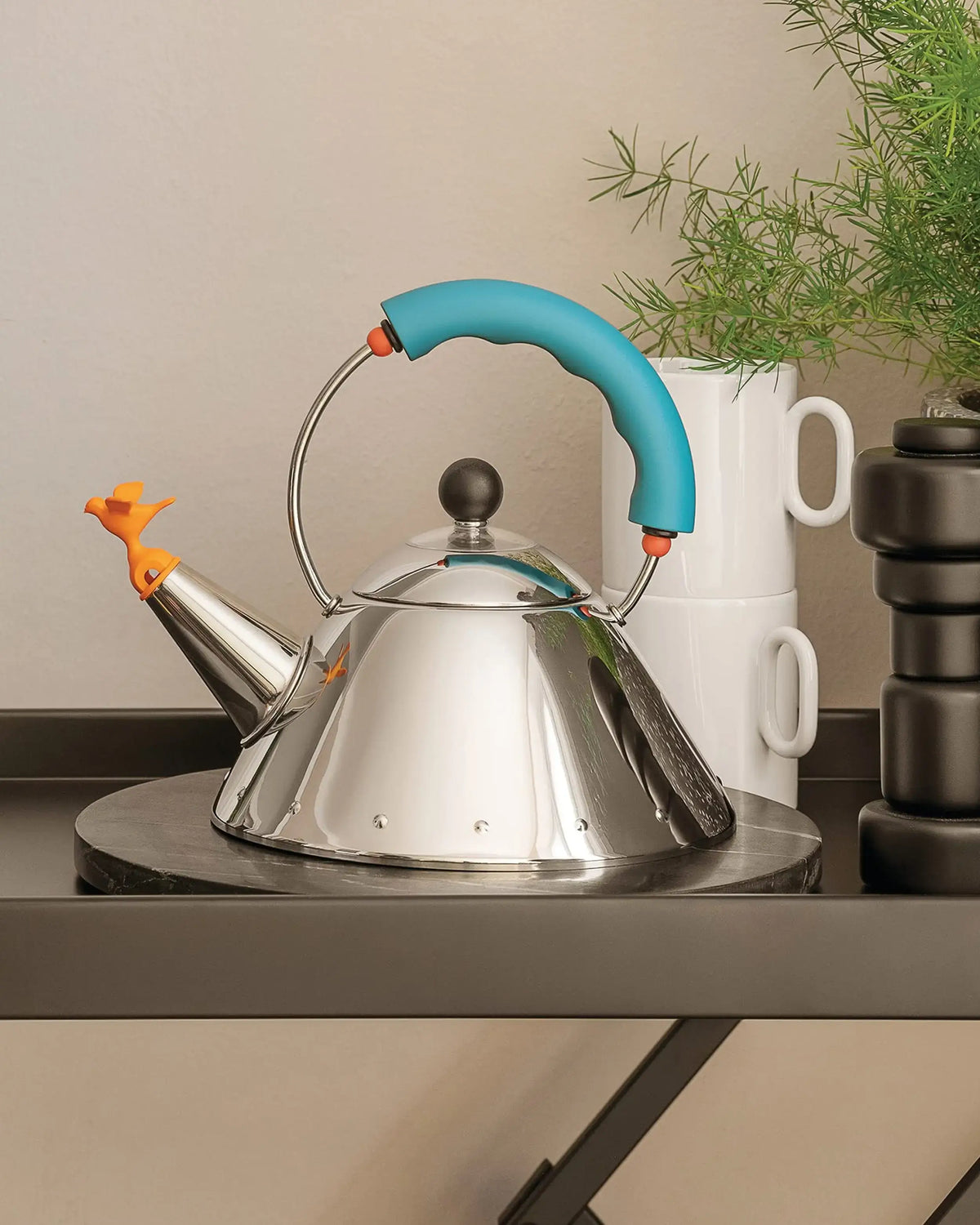 Alessi 9093 ケトル スチール製 カラーハンドル付き