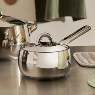 Alessi SG105/16 Mami steel saucepan with long handle diam.16 cm. - 6.29 in - Buy now on ShopDecor - Discover the best products by ALESSI design
