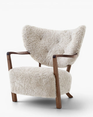 &Tradition Wulff ATD2 lounge chair with armrests &Tradition Sheepskin Moonlight 17mm - Buy now on ShopDecor - Discover the best products by &TRADITION design