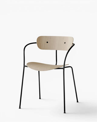 &Tradition Pavilion AV2 chair with armrests &Tradition Oak - Buy now on ShopDecor - Discover the best products by &TRADITION design