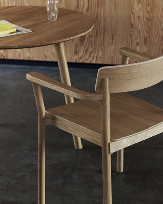 &Tradition Betty TK10 chair with armrests and wooden seat - Buy now on ShopDecor - Discover the best products by &TRADITION design