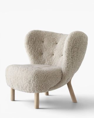 &Tradition Little Petra VB1 lounge chair &Tradition Sheepskin Moonlight 17mm Oak - Buy now on ShopDecor - Discover the best products by &TRADITION design