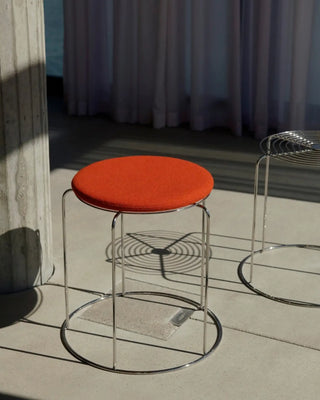 &Tradition Wire stool in stainless steel with magnetic upholstered cushion