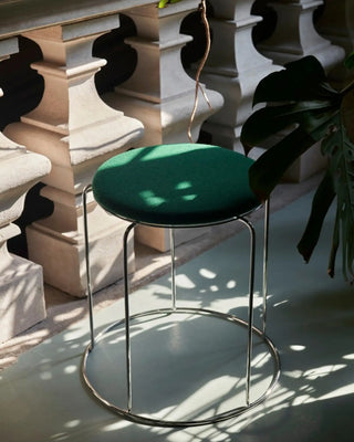 &Tradition Wire stool in stainless steel with magnetic upholstered cushion