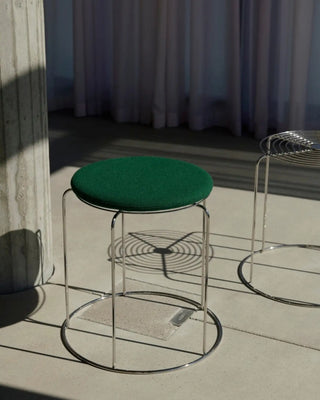 &Tradition Wire stool in stainless steel with magnetic upholstered cushion