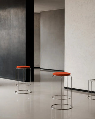 &Tradition Wire stool in stainless steel with magnetic upholstered cushion