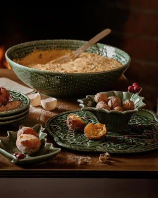 Bordallo Pinheiro Holly/Azevinho cake plate - Buy now on ShopDecor - Discover the best products by BORDALLO PINHEIRO design