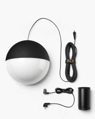 Flos String Light Kugel LED-Pendelleuchte