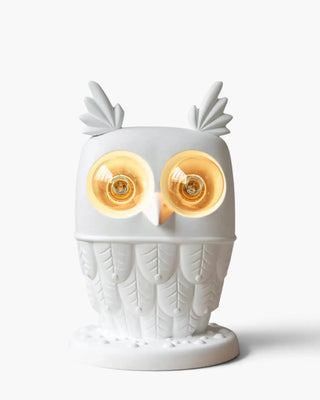 明るい目をしたフクロウの形をしたKarmanティ・ベドのテーブルランプ