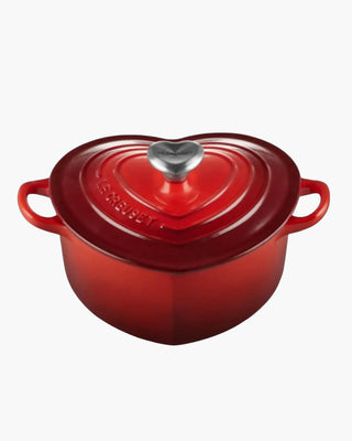 Le Creuset cast iron heart casserole with heart shaped knob diam. 20 cm. Le Creuset Cerise - Buy now on ShopDecor - Discover the best products by LE CREUSET design