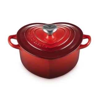 Le Creuset cast iron heart casserole with heart shaped knob diam. 20 cm. Le Creuset Cerise - Buy now on ShopDecor - Discover the best products by LE CREUSET design