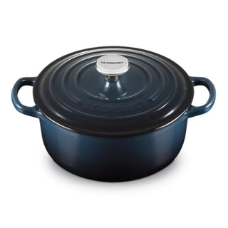 Le Creuset Signature cast iron round casserole Le Creuset Nuit - Buy now on ShopDecor - Discover the best products by LE CREUSET design