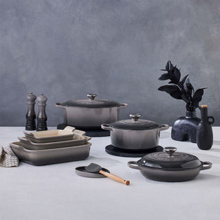 Le Creuset Signature cast iron oval casserole - Buy now on ShopDecor - Discover the best products by LE CREUSET design