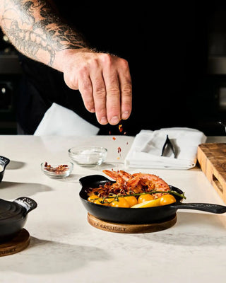 Le Creuset Gourmand set of 4 mini magnetic wooden trivets diam. 14 cm. - 5.51 in. - Buy now on ShopDecor - Discover the best products by LE CREUSET design