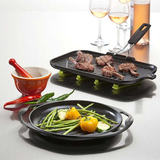 Le Creuset Tradition cast iron rectangular grill with silicone handle 36x20 cm. - Buy now on ShopDecor - Discover the best products by LE CREUSET design