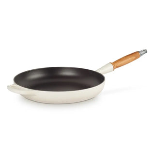 Le Creuset Signature cast iron classic frying pan with wooden handle Le Creuset Meringue 28 cm - 11 in - Buy now on ShopDecor - Discover the best products by LE CREUSET design