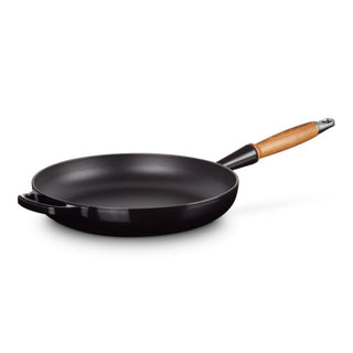 Le Creuset Signature cast iron classic frying pan with wooden handle - Buy now on ShopDecor - Discover the best products by LE CREUSET design