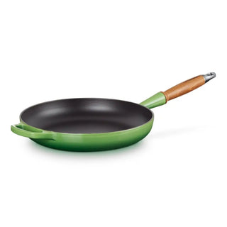 Le Creuset Signature cast iron classic frying pan with wooden handle Le Creuset Bamboo Green 28 cm - 11 in - Buy now on ShopDecor - Discover the best products by LE CREUSET design