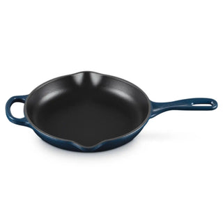 Le Creuset Signature cast iron round Skillet Le Creuset Nuit 26 cm - 10 1 4 in - Buy now on ShopDecor - Discover the best products by LE CREUSET design