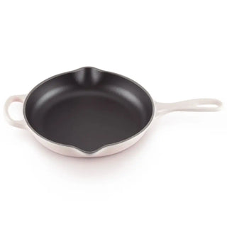 Le Creuset Signature cast iron round Skillet Le Creuset Shell Pink 23 cm - 9 in - Buy now on ShopDecor - Discover the best products by LE CREUSET design