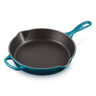 Le Creuset Signature cast iron round Skillet Le Creuset Deep Teal 26 cm - 10 1 4 in - Buy now on ShopDecor - Discover the best products by LE CREUSET design