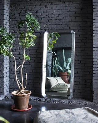 Magis Déjà-vu floor-standing mirror with polished aluminium frame - Buy now on ShopDecor - Discover the best products by MAGIS design