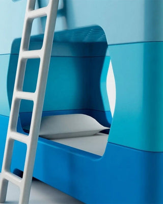 Magis Me Too Bunky children's bunk bed in polyethylene with ladder