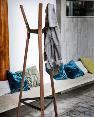 Appendiabiti Magis Steelwood in legno con giunti in acciaio