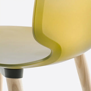 Pedrali Babila 2750 chair with ash legs and technopolymer shell