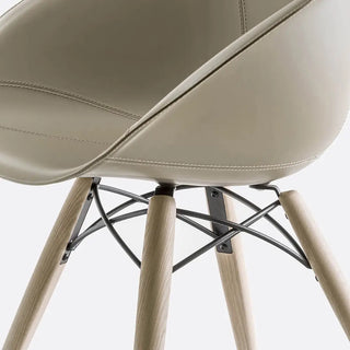 Pedrali Gliss lounge chair with ash legs