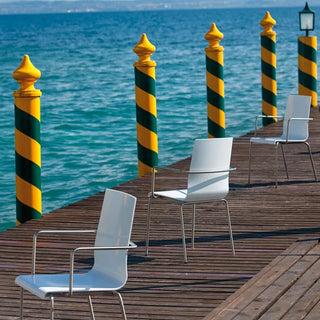 Pedrali Kuadra 1115 armchair with technopolymer shell and round steel frame
