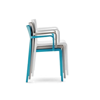 Pedrali Volt 675 polypropylene armchair