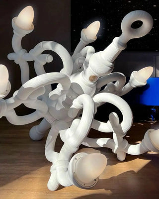 Lampadaire Qeeboo Fallen Chandelier M par Studio Job