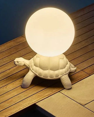 Qeeboo Turtle Carry Lamp lampe sur pied en forme de tortue