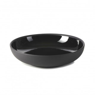 Revol Solid gourmet plate diam. 17.5 cm. Revol Glossy black - Buy now on ShopDecor - Discover the best products by REVOL design