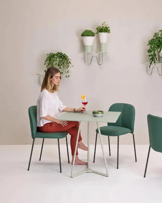 Scab Atomo 5032 aluminium table base with steel tabletop