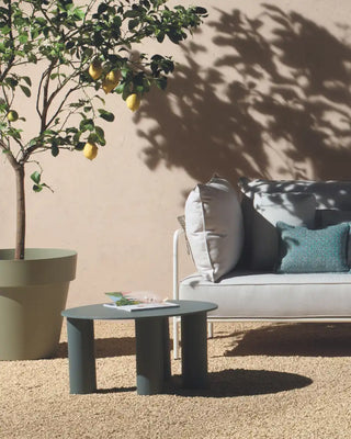 Scab Hyppo coffee table with aluminium legs and HPL top
