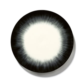 Serax Dé plate off white/black var 5 24 cm - 9.45 in - Buy now on ShopDecor - Discover the best products by SERAX design
