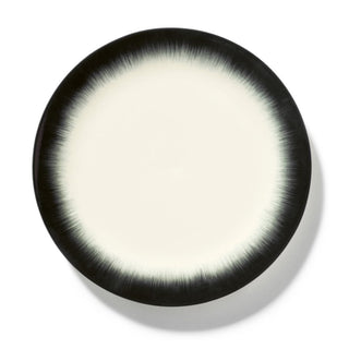 Serax Dé plate off white/black var 4 28 cm - 11.03 in - Buy now on ShopDecor - Discover the best products by SERAX design