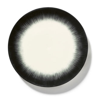 Serax Dé plate off white/black var 5 28 cm - 11.03 in - Buy now on ShopDecor - Discover the best products by SERAX design