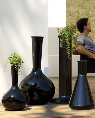 Vondom Chemistubes Flask vase in lacquered polyethylene
